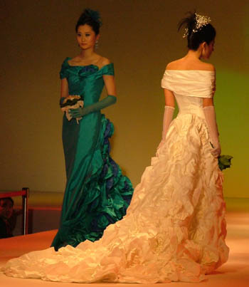 婚纱设计师王薇薇作品_著名设计师作品婚纱