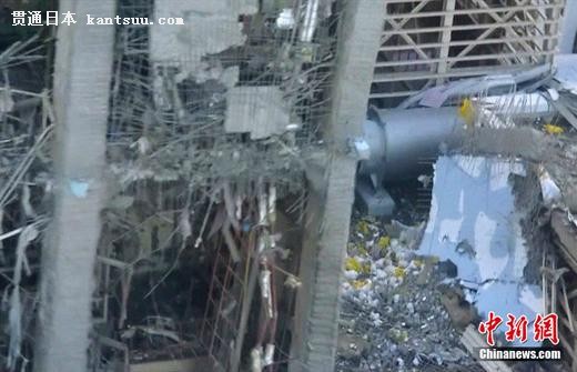 3月16日,由日本自卫队员在直升机上拍摄的福岛第一核电站损坏设施。 3月16日,由日本自卫队员在直升机上拍摄的福岛第一核电站损坏设施。