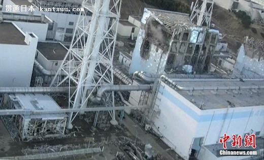 3月16日,由日本自卫队员在直升机上拍摄的福岛第一核电站第四反应堆受损近照。 3月16日,由日本自卫队员在直升机上拍摄的福岛第一核电站第四反应堆受损近照。