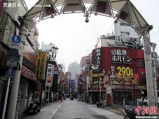 15日下午,日本东京池袋区人流稀少,民众和游客得知东京将开始受到辐射污染,相继离开市区,提早回家。中新社发 洪少葵 摄 15日下午,日本东京池袋区人流稀少,民众和游客得知东京将开始受到辐射污染,相继离开市区,提早回家。中新社发 洪少葵 摄