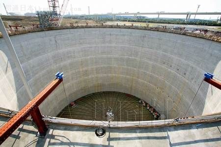 3月26日上午,东京燃气公司向媒体展示了横滨市鹤见区扇岛工厂在建的第4座液化天然气(LNG)地下储气库。(共同社) 3月26日上午,东京燃气公司向媒体展示了横滨市鹤见区扇岛工厂在建的第4座液化天然气(LNG)地下储气库。(共同社)