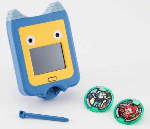 妖怪Padと妖怪メダル。中央のメダルが「スティーブ・ジョーズ」。左のペンがタッチパネル入力用のもので、本体に格納できる