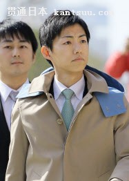 名古屋地裁に入る藤井美濃加茂市長(5日午後)