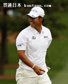 最終ラウンドでプレーする松山英樹(12日)=ロイター