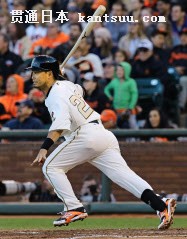 前打を放つジャイアンツ・青木(18日、サンフランシスコ)=共同