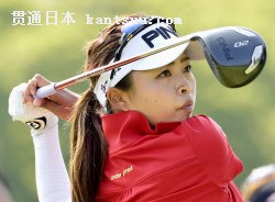 第2日、通算7アンダーで首位に立った一ノ瀬優希(25日、川奈ホテルGC)=共同