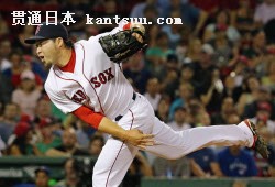 ブルージェイズ戦の8回1死一、二塁から登板し、2/3回を無安打無失点のレッドソックス・田沢(8日、ボストン)=共同