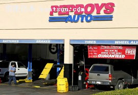 ブリヂストンなどが買収を狙う米タイヤ販売大手、ペップ・ボーイズの店舗(カリフォルニア州)=ロイター