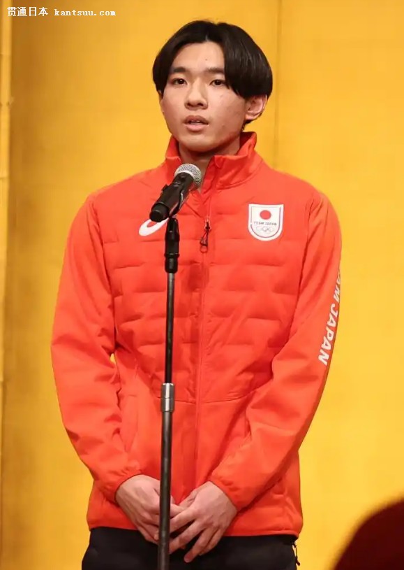 2月4日,日本体育代表团旗手之一、冰壶运动员渡边阳纪在大会上发言。当日,哈尔滨亚冬会日本体育代表团成立仪式在东京举行。新华社记者 贾浩成 摄